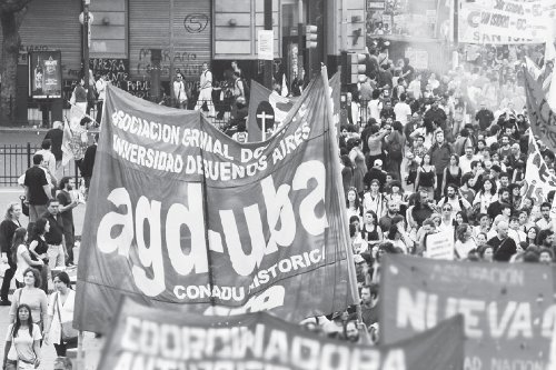 La UBA �jubila� por decreto