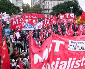 Columna del MST- El Socialista en Plaza de Mayo