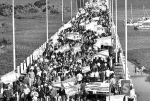Marcha de 100.000 personas en Gualeguaych, el 30 de abril