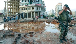 Estrago producido por una bomba israel sobre Beirut
