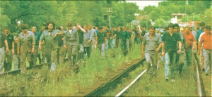 Ferroviarios del Mitre marchan por las vas en solidaridad con los detenidos de la lnea ex-Sarmiento. Noviembre 2004
