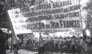 Vista de la marcha de los trabajadores del Hospital Francs a Plaza de Mayo