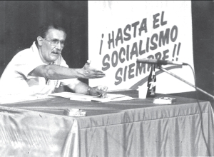 Nahuel Moreno en un congreso partidario