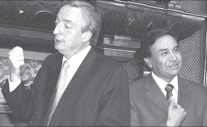 Kirchner con su actual candidato y ex menemista Angel Maza