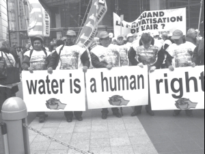 Protesta frente a la Organizacin Mundial de Comercio por el derecho al agua