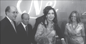 Cristina en Espaa junto a al presidente de Repsol, Antonio Brufau, el primero de izquierda a derecha