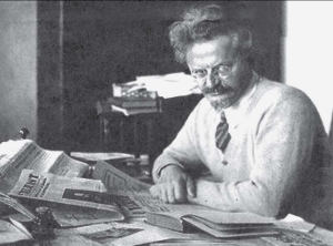 Len Trotsky, en su casa de Coyoacn, Mxico