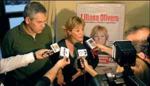 Conferencia de prensa brindada en la Legislatura cordobesa por Olivero y Salas, denunciando el fraude
