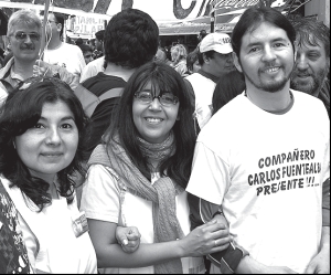 Graciela Caldern, Isabel Guzmn y Pedro Muoz en la marcha al Congreso