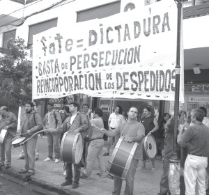 Trabajadores de FATE frente a los tribunales de San Isidro