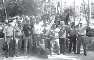 Obreros petroleros repudiando la suspensin de las elecciones en Puerto La Cruz