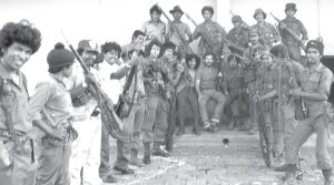 Combatientes de la Brigada en Managua. En el centro, el colombiano Kemel George