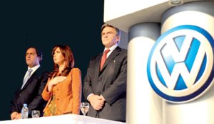 Daniel Scioli y Cristina Kirchner con directivos de la Volkswagen