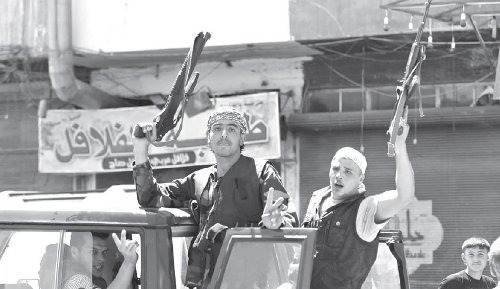 El pueblo rebelde sirio tiene todo el derecho a armarse contra la dictadura asesina