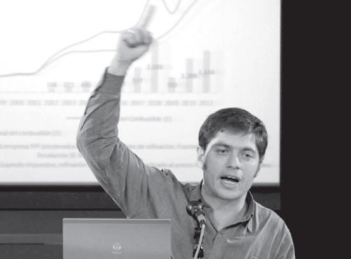 Axel Kicillof, el economista estrella K, presentando el presupuesto 2013