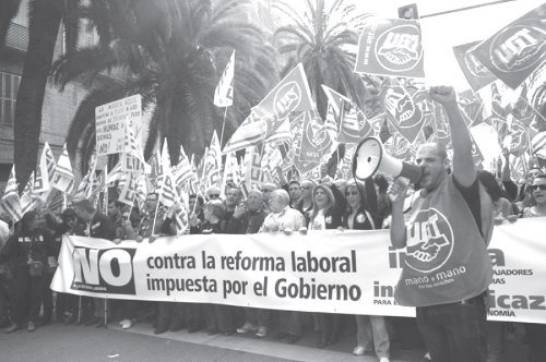 Marcha de trabajadores espaoles en la huelga general de ese pas en el 14N