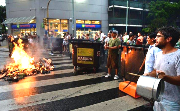 Que se declare la emergencia energética y se reestatice EDESUR, EDENOR y EDELAP sin pago y bajo control de los trabajadores y usuarios ¡Hoy a las 18hs marchemos todos los vecinos al Obelisco para que vuelva la luz!