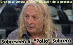 "Este fallo es un gran paso en el camino de reclamar el cese de la persecución a todos los luchadores. Como la que se lleva adelante contra otros dirigentes con quienes compartimos el Encuentro Sindical Combativo, como el "Perro" Santillán y Horacio Catena, de la CTA Tierra del Fuego, que va a juicio por luchar. O la persecución contra los delegados y despedidos de Lear. Reclamamos el desprocesamiento de los más de 6.000 luchadores sociales que hay en todo el país".