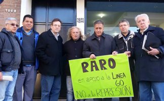 "En la reunión planteamos la agenda de los trabajadores. En primer lugar, denunciamos la represión a los choferes de la línea 60, en lucha contra los despidos y la persecución sindical, y reclamamos un paro del transporte para que esta lucha triunfe." explicaron Altamira y Giordano