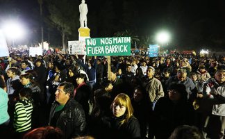 En sintonía con la pueblada de Jachal (localidad próxima a la mina Veladero en San Juan) llamamos a protestar mañana frente a la Casa de San Juan.