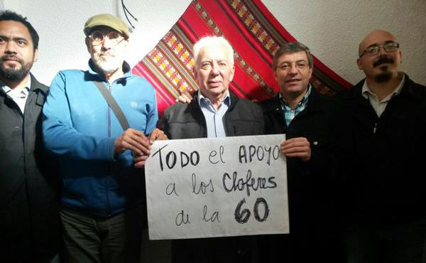 La fórmula presidencial de la Lista Unidad del FIT integrada por Jorge Altamira y Juan Carlos Giordano en su paso por Jujuy se reunieron con Carlos "Perro" Santillán y otros dirigentes del SEOM que apoyan la Lista Unidad.