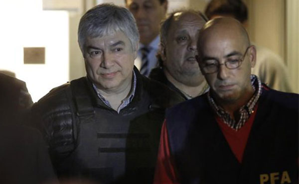 Es un gran paso que Lázaro Báez y Ricardo Jaime estén tras las rejas. Hay que exigir ahora que sean condenados, igual que sus cómplices y que devuelvan todo lo que robaron.