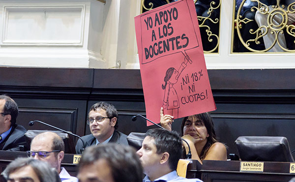 Mónica Schlotthauer, diputada provincial de Izquierda Socialista en el Frente de Izquierda, se refirió al discurso de la gobernadora Vidal (Cambiemos) en la Legislatura bonaerense para la apertura de sesiones.