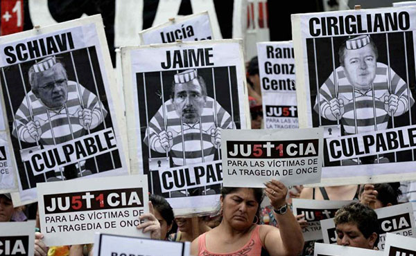 El Diputado Nacional de Izquierda Socialista en el Frente de Izquierda, Juan Carlos Giordano, anticip&oacute; su presencia junto a los ferroviarios del Sarmiento en el acto a 5 a&ntilde;os de la Masacre de Once este 22 de Febrero a las 19hs en el hall de la estaci&oacute;n Once.