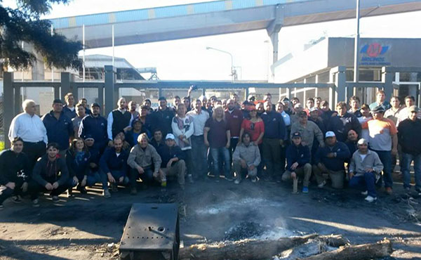 Juan Carlos Giordano (Precandidato a Vicepresidente del Frente de Izquierda) y Rubén "Pollo" Sobrero (Secretario General Unión Ferroviaria Oeste y Precandidato a Vicegobernador de Buenos Aires) viajaron hoy 27/5 a Rosario a apoyar la lucha de los aceiteros que llevan 22 días de huelga por aumento de salario.