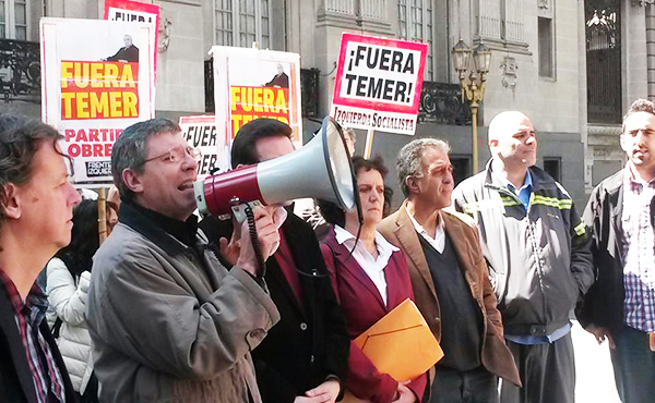 Coincidiendo con la visita de Temer a la Argentina el Frente de Izquierda realizó un acto unitario de repudio al mandatario brasileño. 