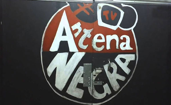 El gobierno de Macri ha dispuesto a través del Ente Nacional de Comunicaciones (Enacom) y el juez Martínez de Giorgi el allanamiento y decomiso de los equipos de transmisión de Antena Negra TV por parte de la Policía Federal. 