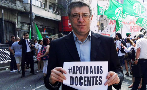 Hay que seguir apoyando a los docentes, porque si ganan ellos, ganamos todos.