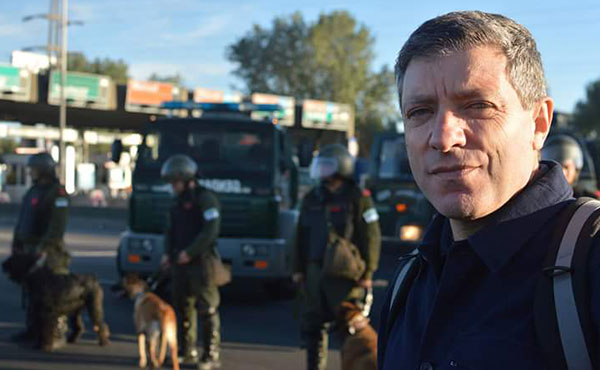 El Diputado Nacional de Izquierda Socialista en el Frente de Izquierda, Juan Carlos Giordano, quien está viajando a Santa Cruz a apoyar a los docentes y trabajadores, repudió la represión del gobierno de Alicia Kirchner a docentes, trabajadores y jubilados.