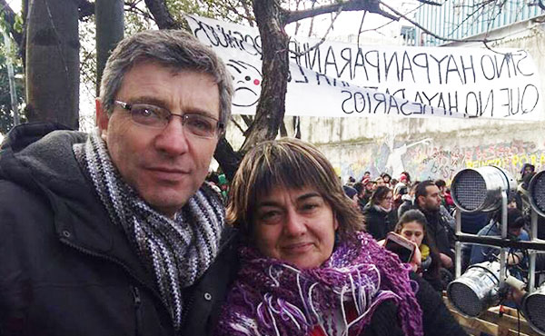 El Diputado Nacional de Izquierda Socialista en el Frente de Izqueirda, Juan Carlos Giordano, junto a la Legisladora bonaerense Mónica Schlotthauer el festival de apoyo a los trabajadores de Pepsico .
