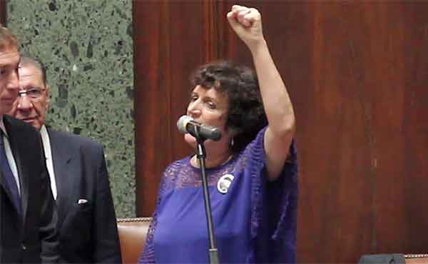 Laura Marrone de Izquierda Socialista asumió hoy la banca del Frente de Izquierda en la Legislatura porteña
