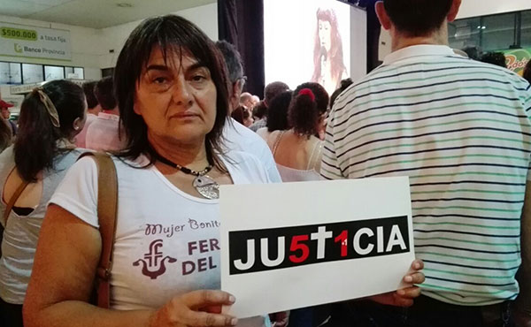 En la tarde del 22 de febrero, a 5 años de la Masacre de Once, familiares y víctimas convocaron a un acto en el hall central de la Estación Once para exigir justicia ante una multitud.