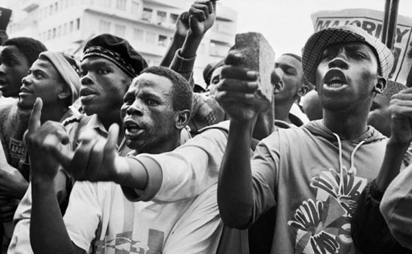 Cae el Apartheid en Sudáfrica