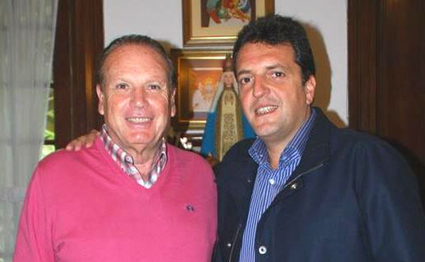 Sergio Massa abrazando al corrupto Othacehé