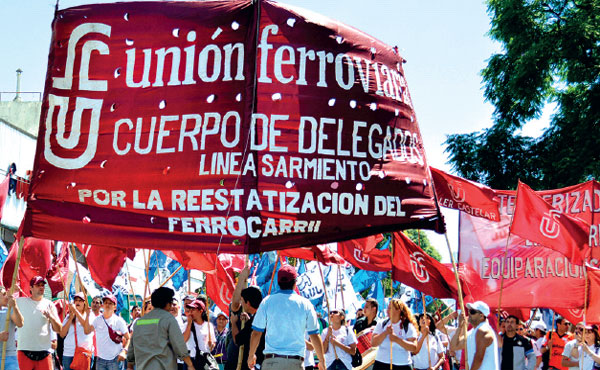Ya está convocado el  paro general para el  próximo 10 de abril.  Llamamos a parar a  todo el movimiento  obrero, planteando  que el paro sea activo  y parte de un plan de  lucha nacional.