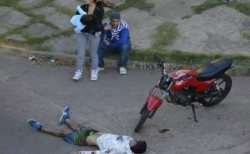 Consideramos que no es ninguna solución matar a un delincuente a patadas o a golpes. Con actos desesperados o acciones individuales no se va a solucionar el flagelo de la inseguridad.