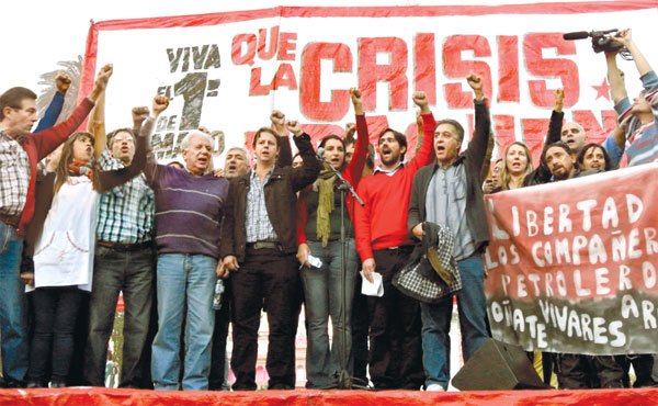 Hubo 15 oradores sindicales y políticos, mostrando el carácter unitario del acto