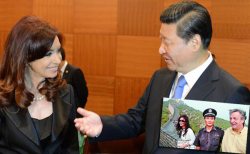 Cristina Kirchner junto a Xi Jing Ping en la Cumbre del G-20 en Rusia