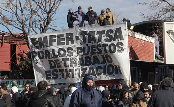 Tenemos que rodear de solidaridad y difundir este conflicto entre el conjunto de los trabajadores y el pueblo para que no se pierdan 500 puestos de trabajo