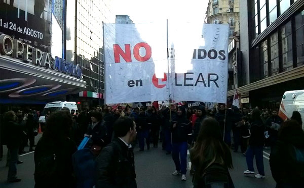 Marcha unitaria de los trabajadores de Lear junto a distintas organizaciones al Ministerio de Trabajo de la Nación, miércoles 23 de julio