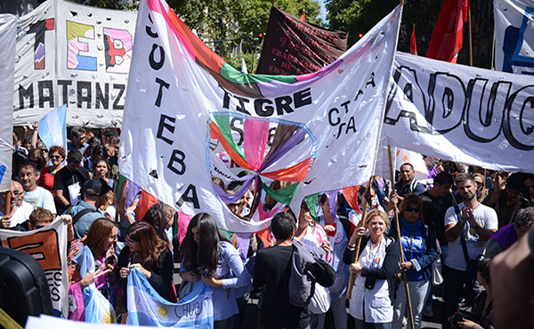 Otra vez los docentes de provincia de Buenos Aires salen a luchar