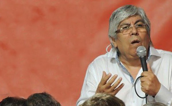 Cuando más hace falta  unir a los trabajadores  en una nueva medida  nacional para darle  continuidad al paro general  del 28 de agosto, Hugo  Moyano ha firmado una  tregua de hecho con el
