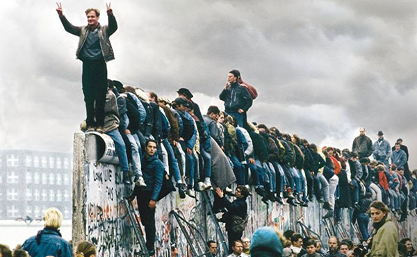 Después de 45 años de división, Alemania comenzaba a reunificarse por la decisión revolucionaria de su pueblo