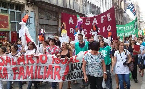 Medio país en conflicto docente - Santa Fe