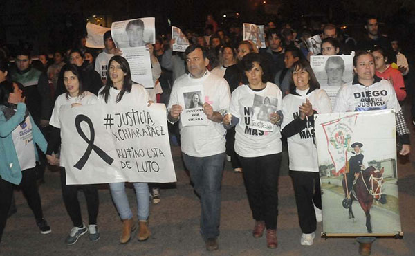 Multitudinaria marcha en Rufino exigiendo justicia, martes 12 de mayo
