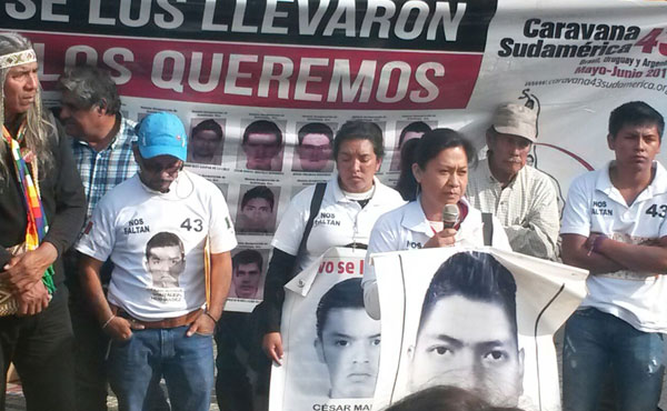 Familiares de Ayotzinapa visitaron el acampe QoPiWiNa